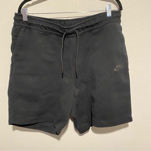 Mens XL Nike tech shorts